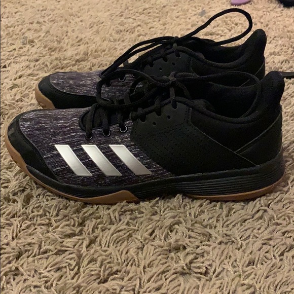 volleyball shoes size 8